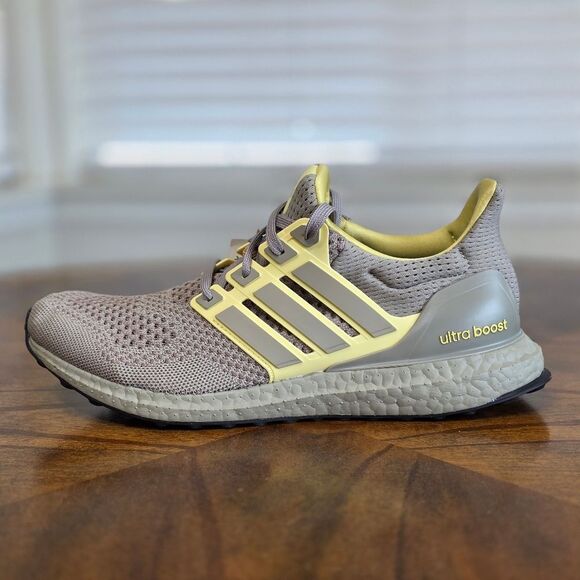 Adidas Ultraboost 1.0 Putty Beige Powder Yellow Black New JR3370 Men's Size 8.5 - Picture 7 of 14